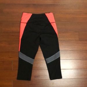 VS Sport Cropped Leggings